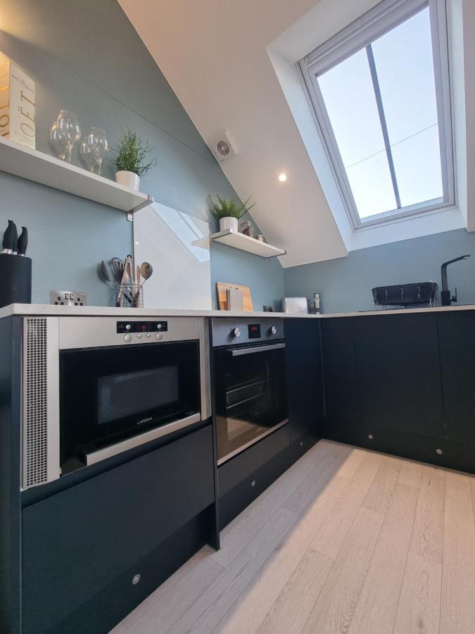 The Bunker-Luxe Central Falmouth Getaway With Stunning Sea Views מראה חיצוני תמונה