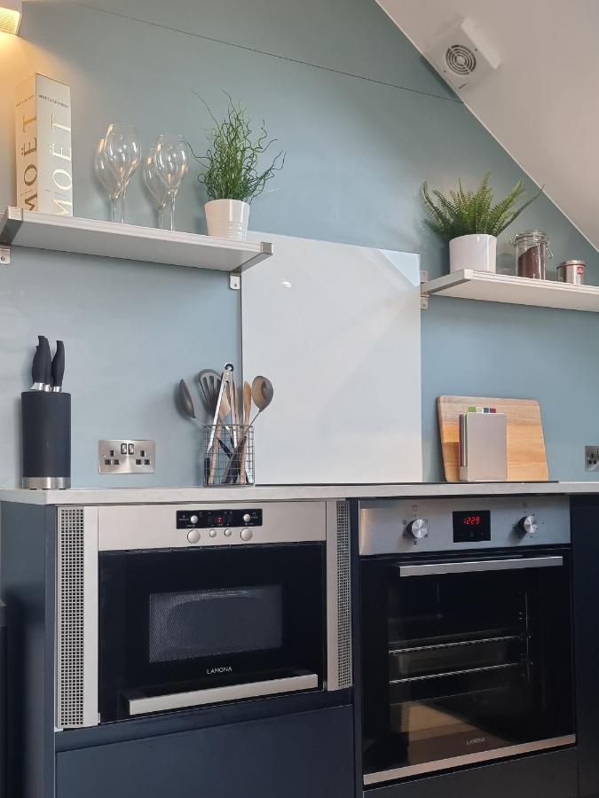 The Bunker-Luxe Central Falmouth Getaway With Stunning Sea Views מראה חיצוני תמונה