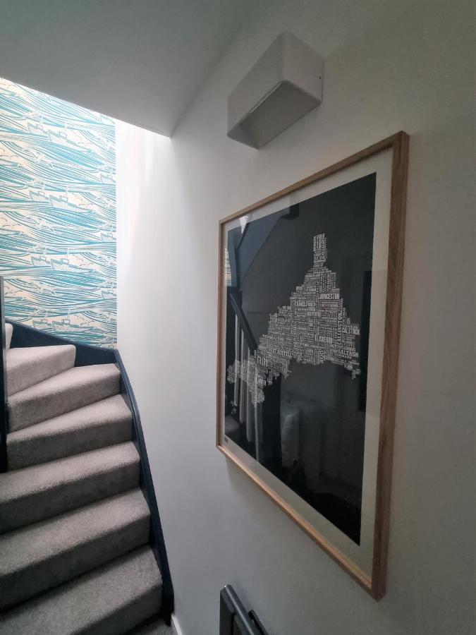 The Bunker-Luxe Central Falmouth Getaway With Stunning Sea Views מראה חיצוני תמונה
