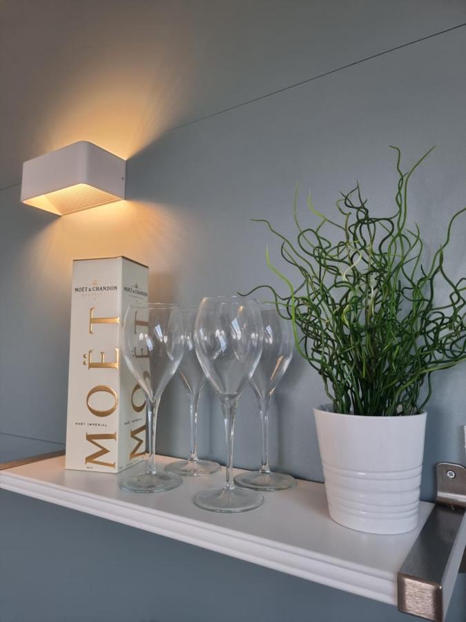 The Bunker-Luxe Central Falmouth Getaway With Stunning Sea Views מראה חיצוני תמונה