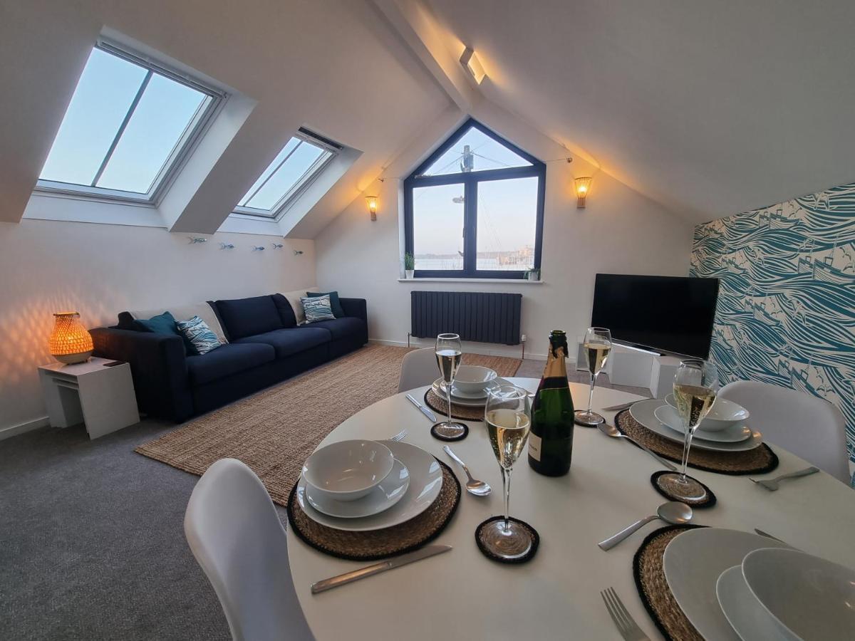 The Bunker-Luxe Central Falmouth Getaway With Stunning Sea Views מראה חיצוני תמונה