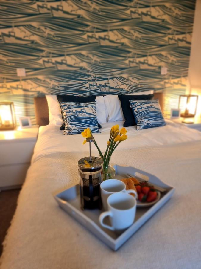 The Bunker-Luxe Central Falmouth Getaway With Stunning Sea Views מראה חיצוני תמונה