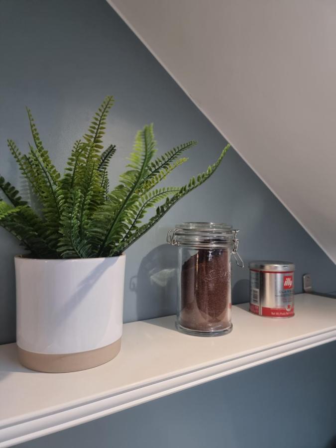 The Bunker-Luxe Central Falmouth Getaway With Stunning Sea Views מראה חיצוני תמונה